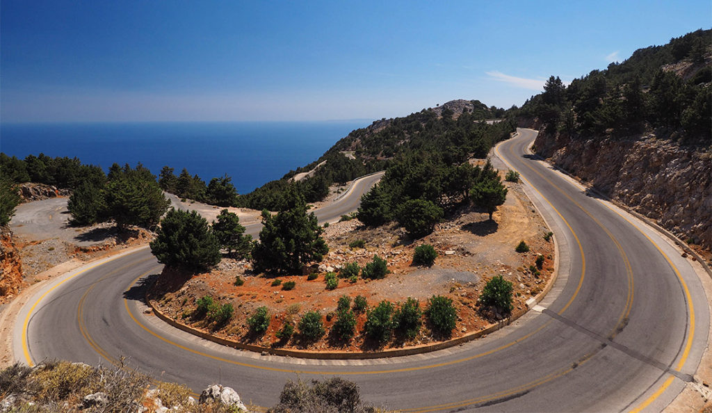 Attraversando Creta, la discesa a Hora Sfakion
