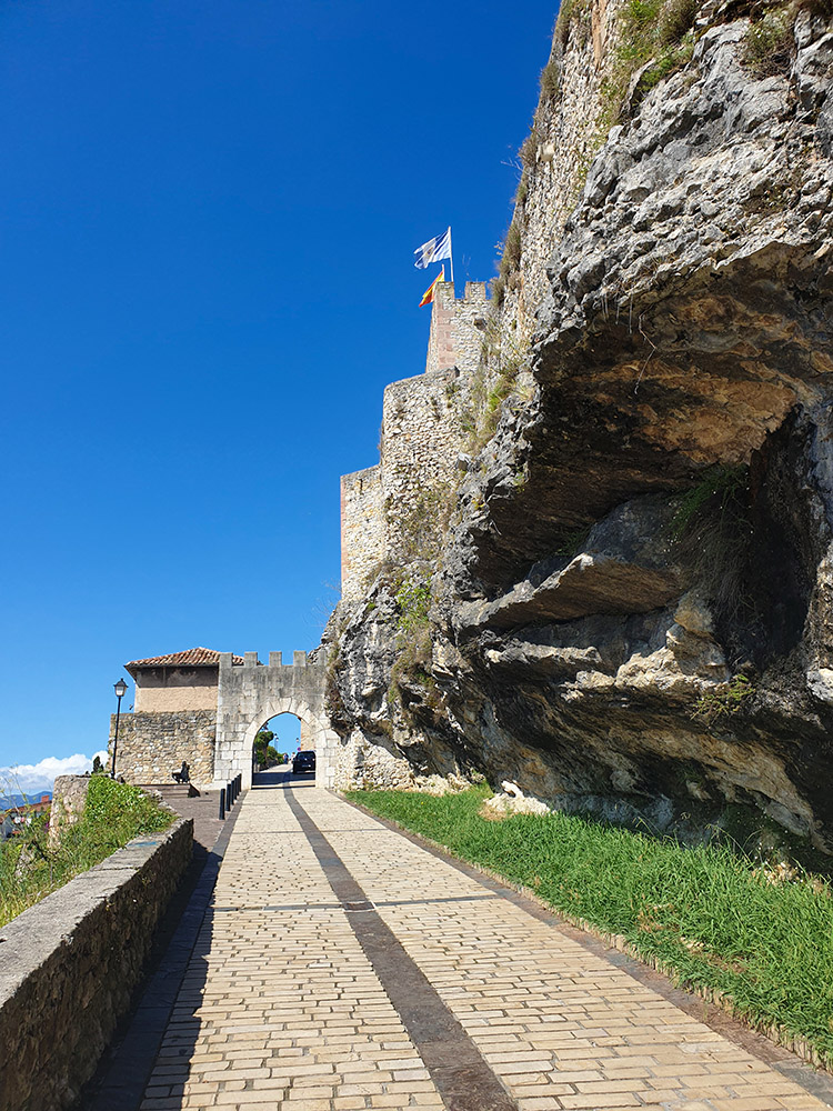 Tappa 16, la salita alla Rocca di San Vincente de la Barquera