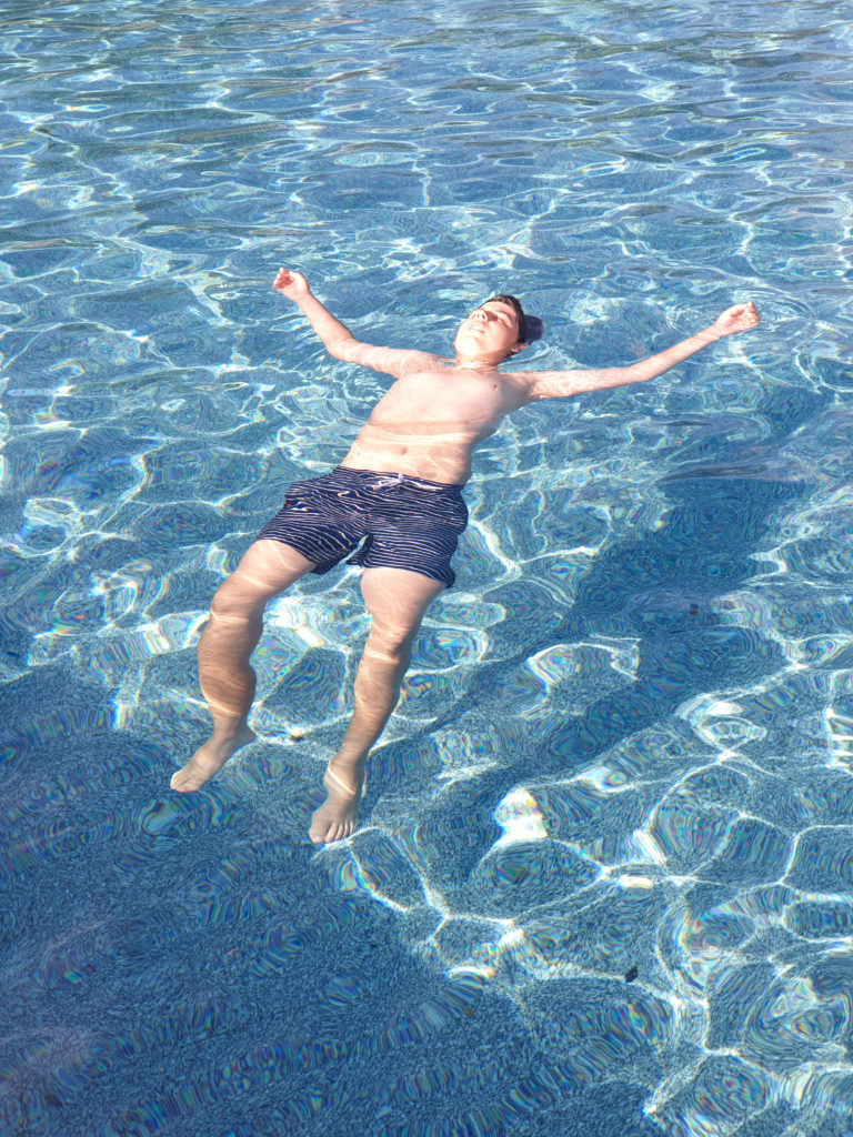 Tappa 36, bagno in piscina al Monte do Gozo