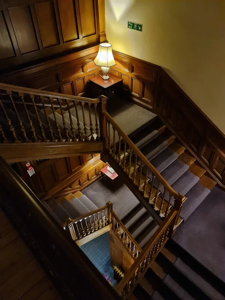 Le scale dell'Hotel Birnan