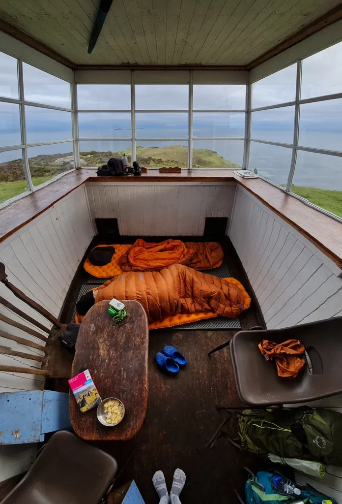 Dormire in un bivacco a picco sull'oceano: il Lookout bothy